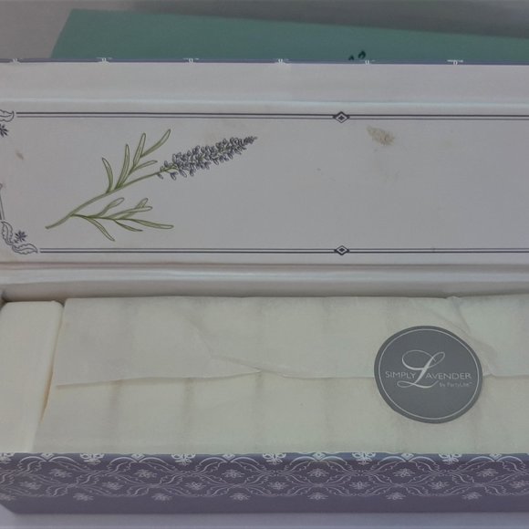 PartyLite Essence of Lavender Guest Soap COLLECTIBLE - Picture 2 of 3